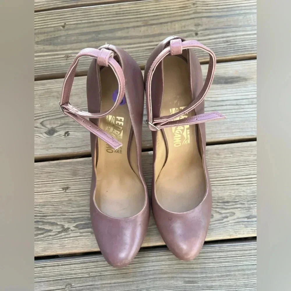 Ferragamo Pale Pink Patent Leather Tango Ankle Strap Pumps Sz 8